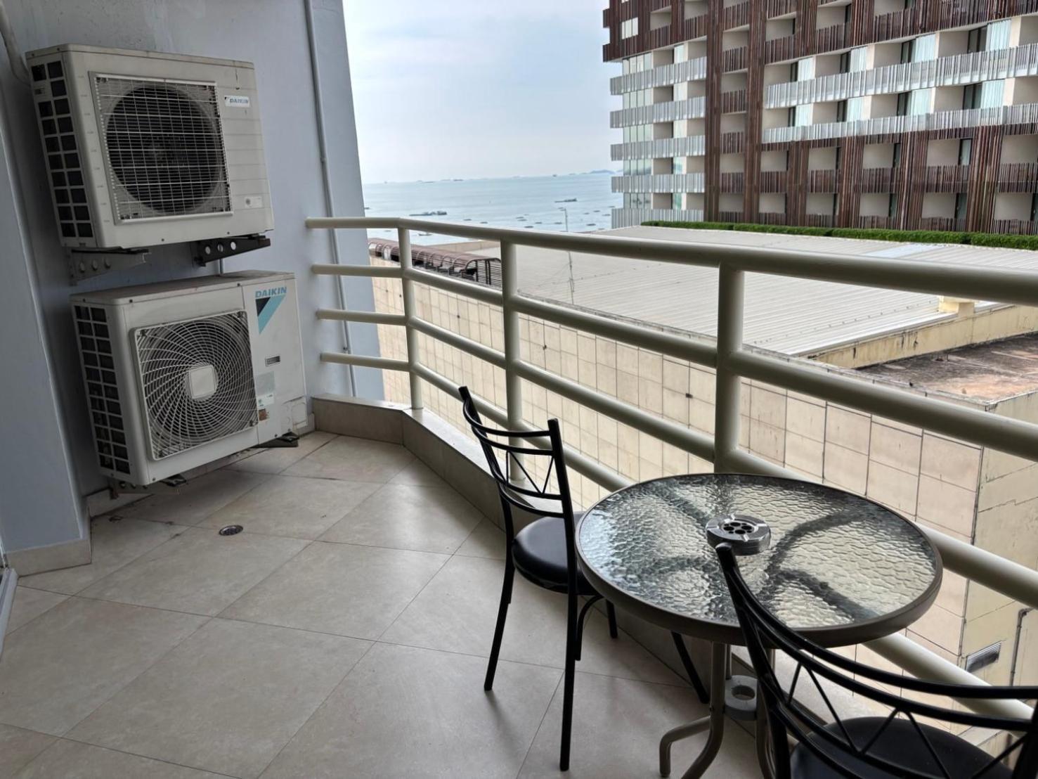 View Talay 6 Pattaya Beach By Anatolia Condo Suite Buitenkant foto