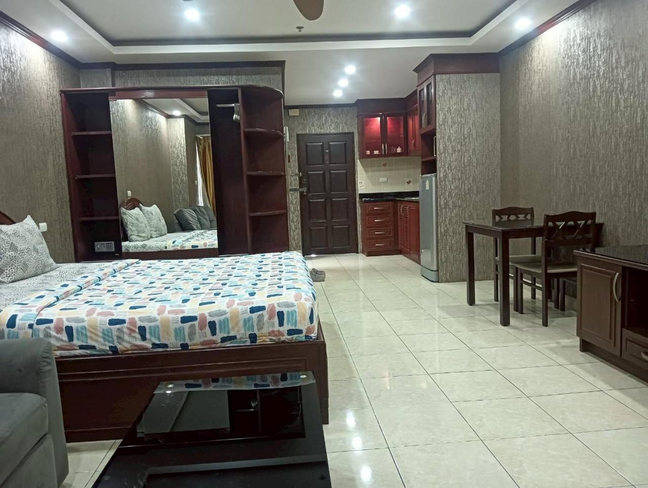 View Talay 6 Pattaya Beach By Anatolia Condo Suite Buitenkant foto