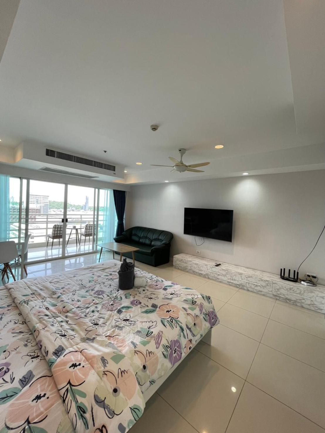 View Talay 6 Pattaya Beach By Anatolia Condo Suite Buitenkant foto